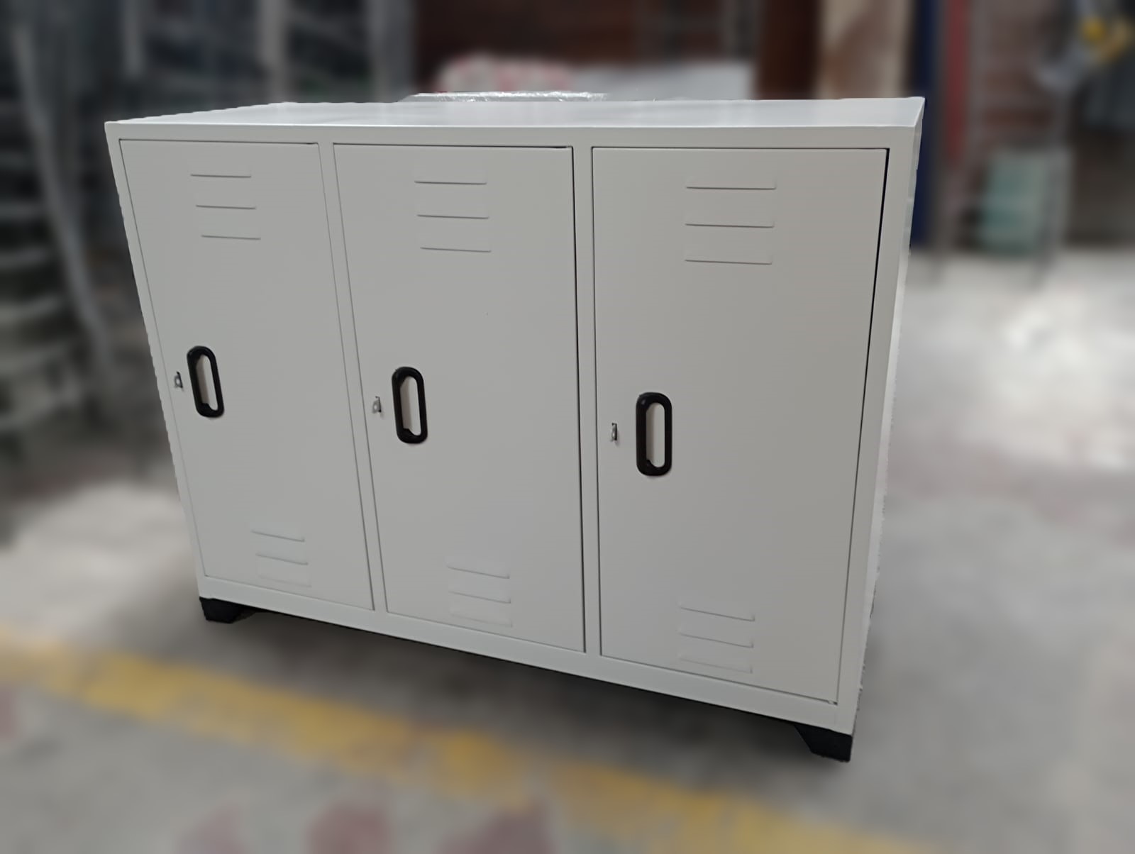 LOCKER METALICO TRES PUESTOS